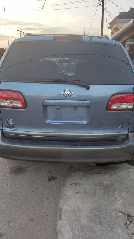 Thumbnail 12 of 2002 Toyota Sienna XLE
